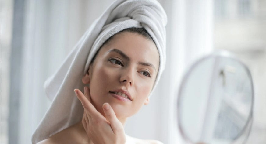 Benefits of a Magnifying Mirror