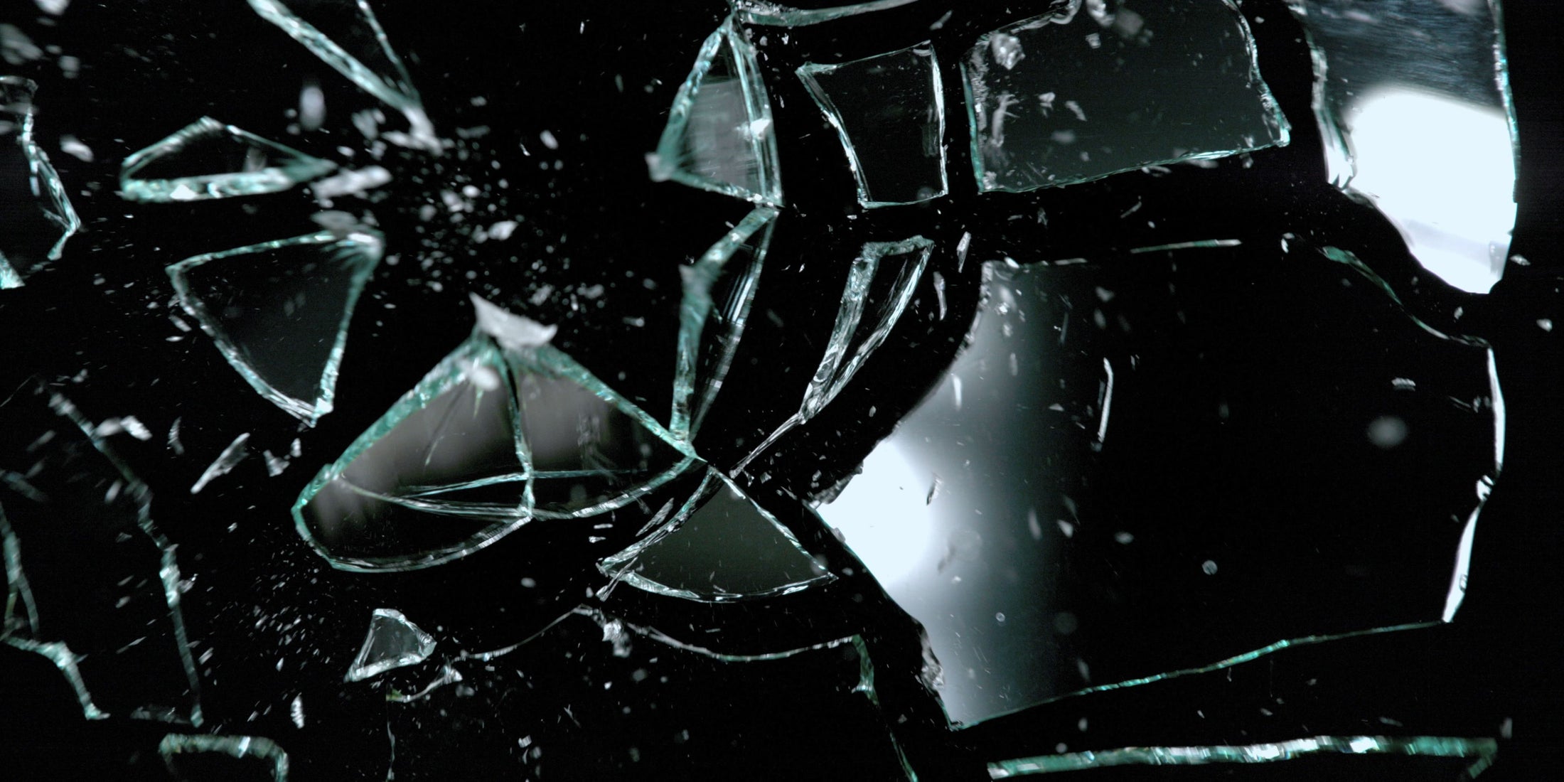 Tips for Preventing Mirror Accidents and Breakages OmiroDirect