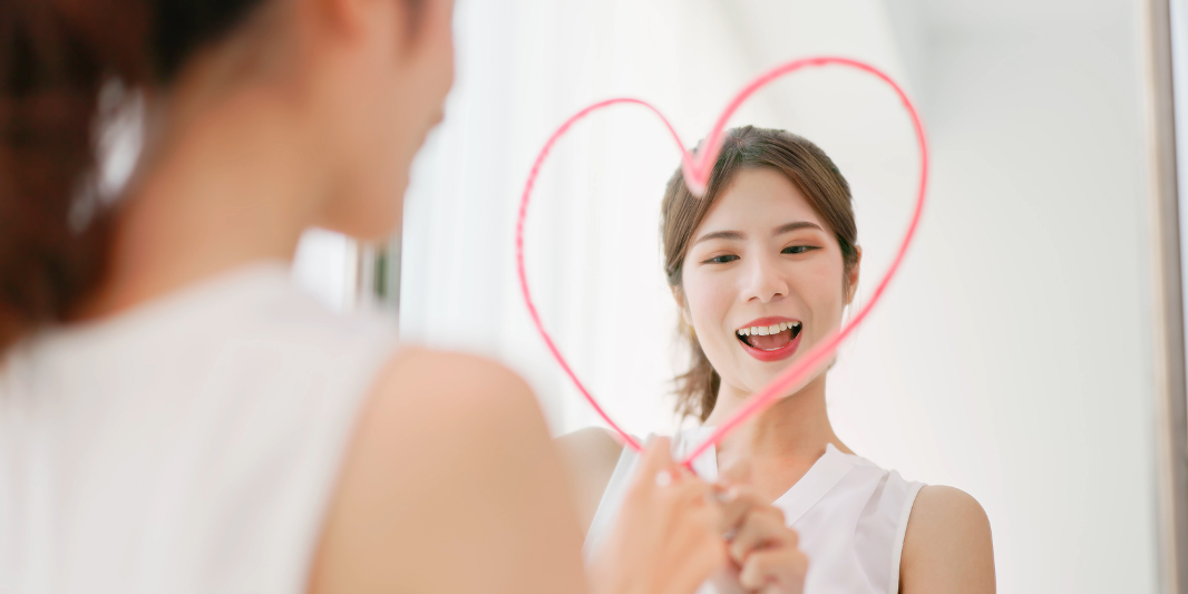 Mirror, Mood & Mental Reset: How Simple Mirror Rituals Can Be Your Everyday Self-Care