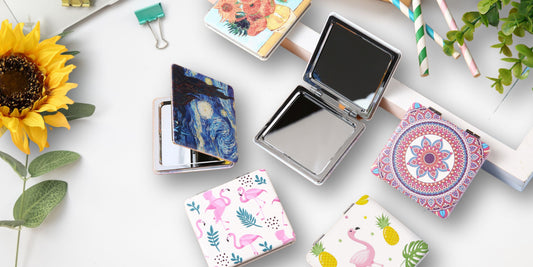 Personalized Compact Mirrors from OMIRO: A Blend of Style and Functionality