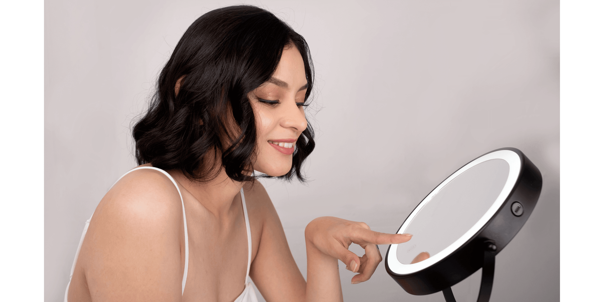 Load video: OMIRO 3X/10X Magnifying Makeup Mirror with Lights. (Black, Silver)